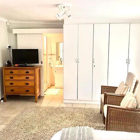 10Vdw Self Catering Apartments เดอร์บันวิลล์ ภายนอก รูปภาพ