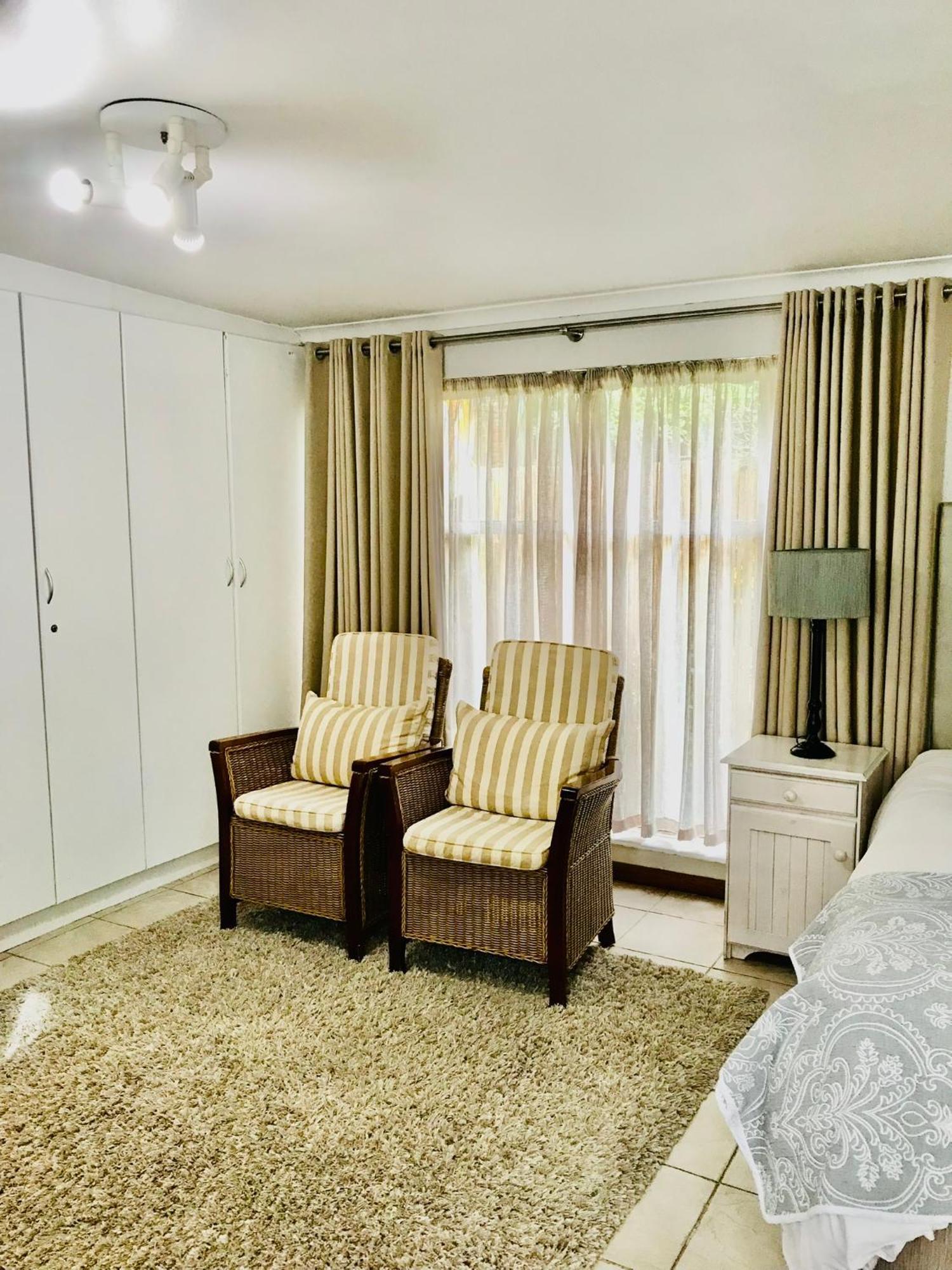 10Vdw Self Catering Apartments เดอร์บันวิลล์ ภายนอก รูปภาพ