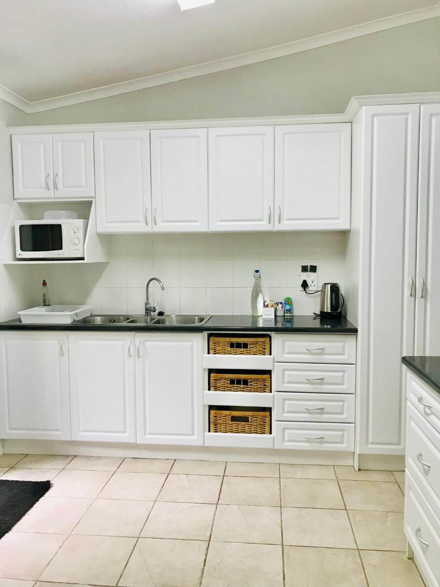 10Vdw Self Catering Apartments เดอร์บันวิลล์ ภายนอก รูปภาพ